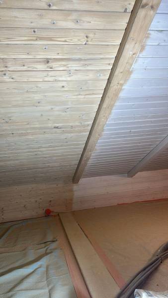 renovation plafond en bois comble maison frejus var