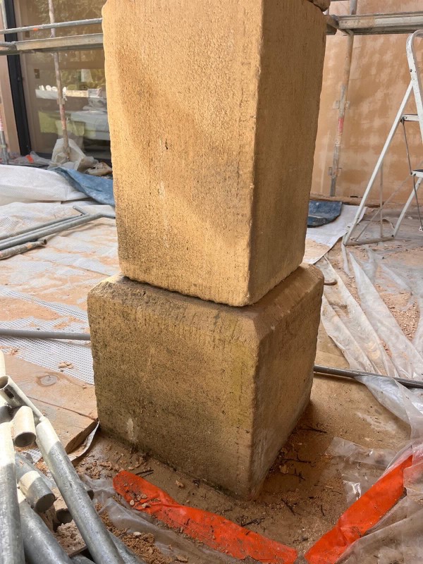 nettoyage mousses pierres naturelles extérieures Saint-Raphaël